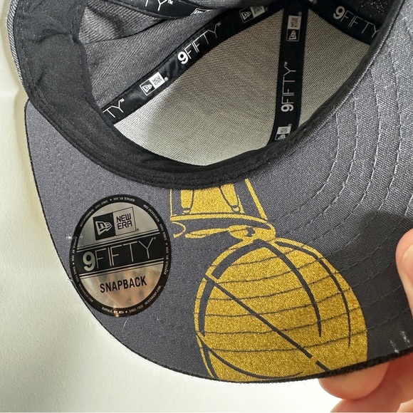 9Fifty Golden State Warriors - 2018 Championship Commemorative SnapBack Hat NWT - Picture 6 of 8